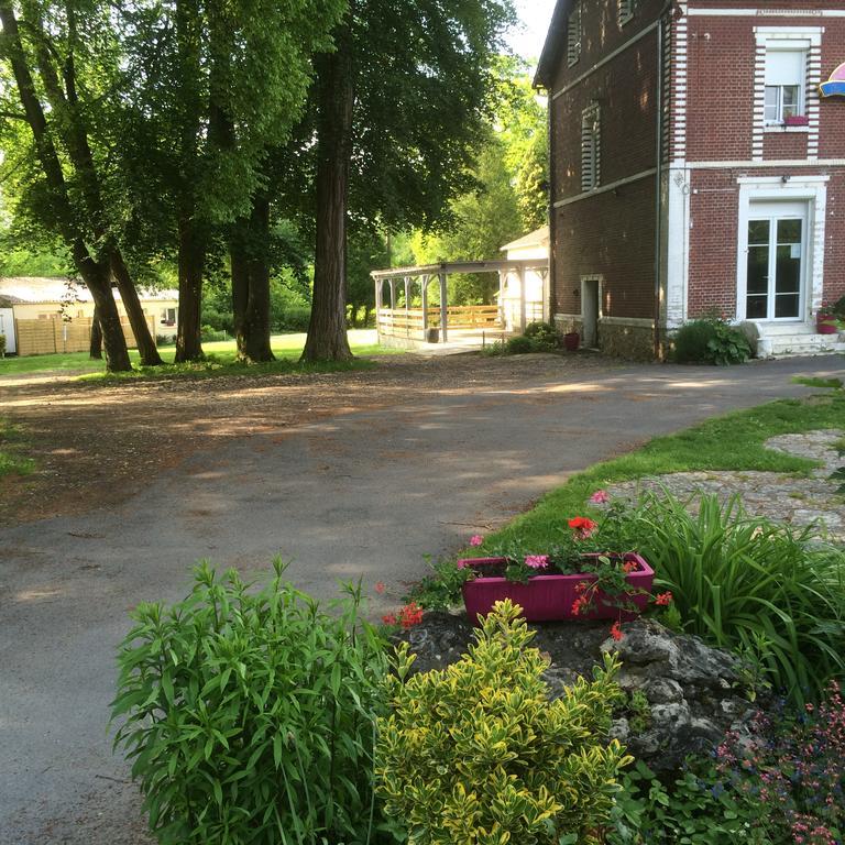 La Demi-Lune Bed & Breakfast Bailleval Екстериор снимка
