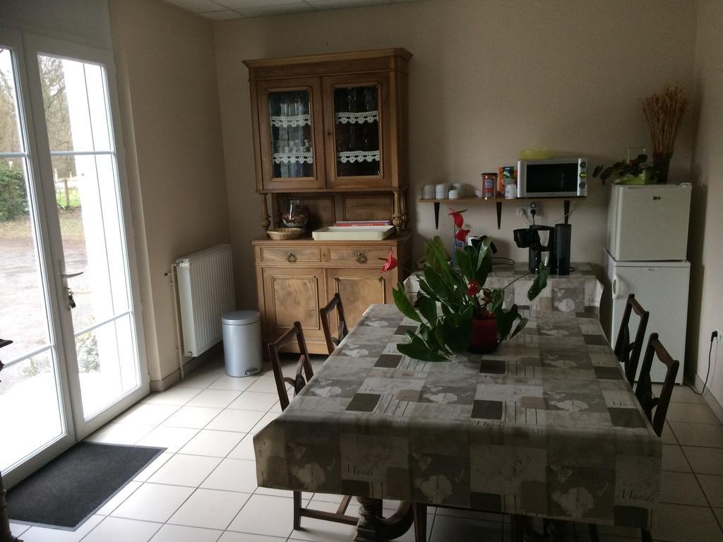 La Demi-Lune Bed & Breakfast Bailleval Екстериор снимка
